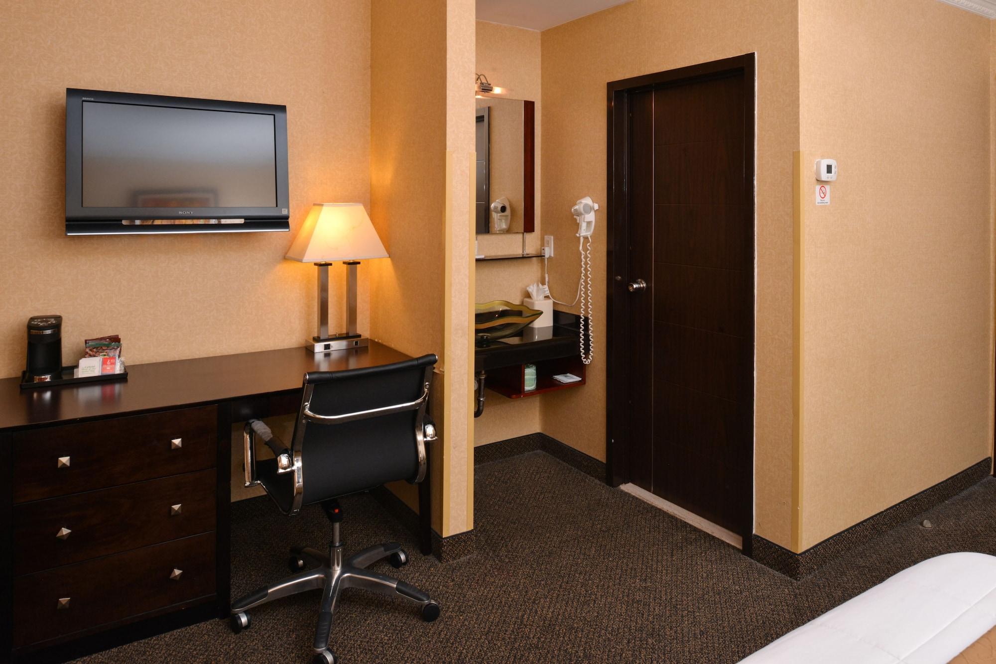 Baltimore Plaza Hotel Esterno foto