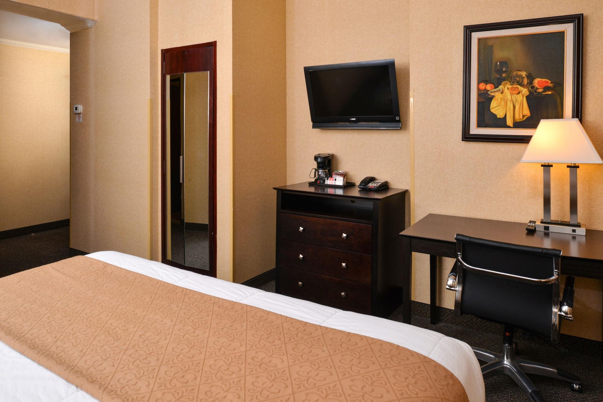 Baltimore Plaza Hotel Esterno foto