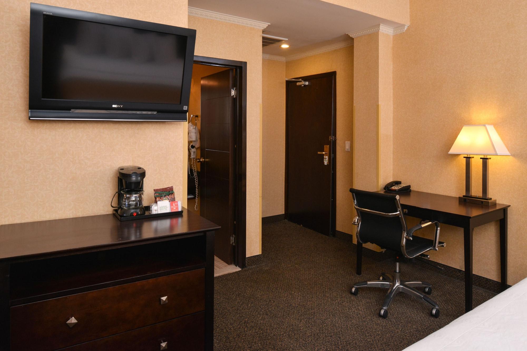 Baltimore Plaza Hotel Esterno foto