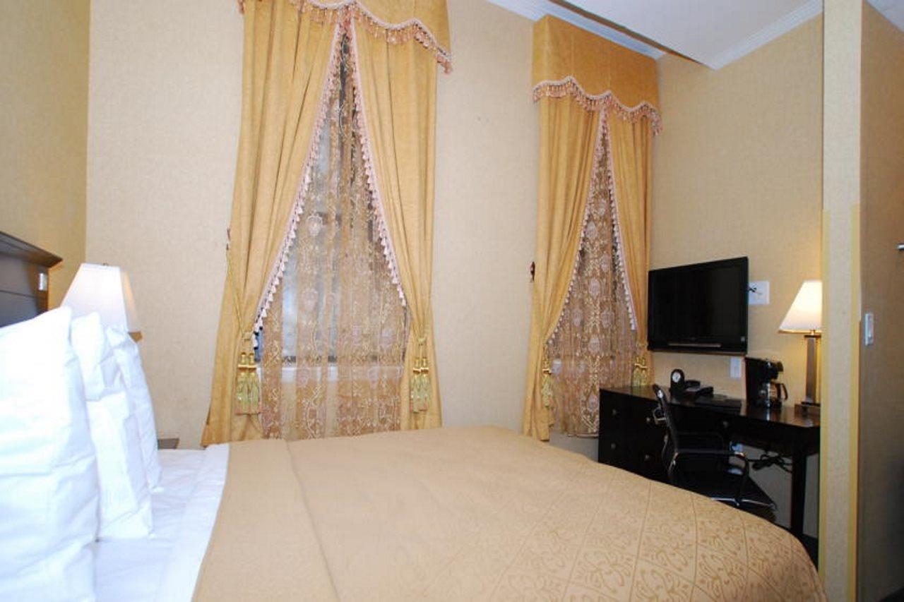 Baltimore Plaza Hotel Esterno foto