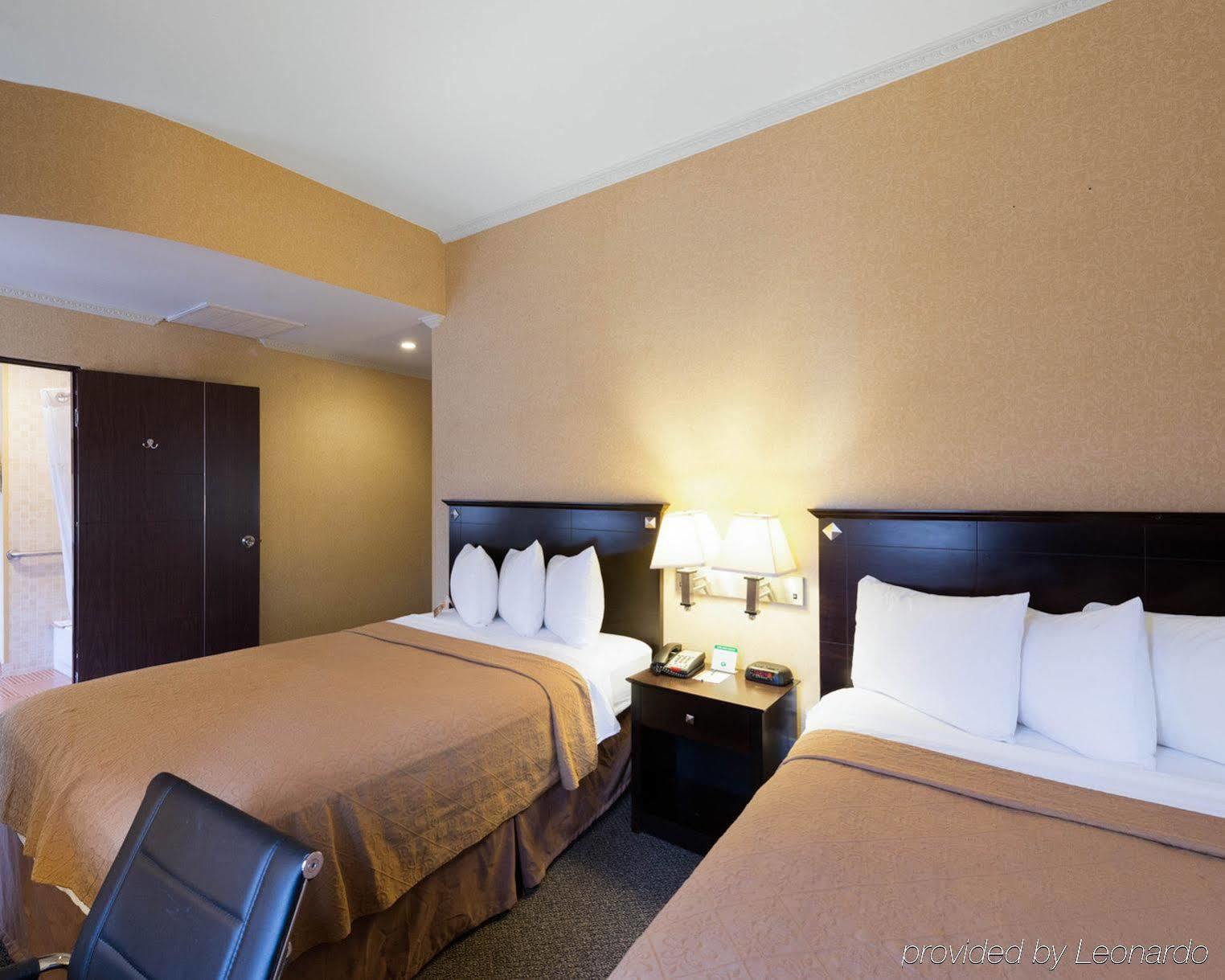 Baltimore Plaza Hotel Esterno foto