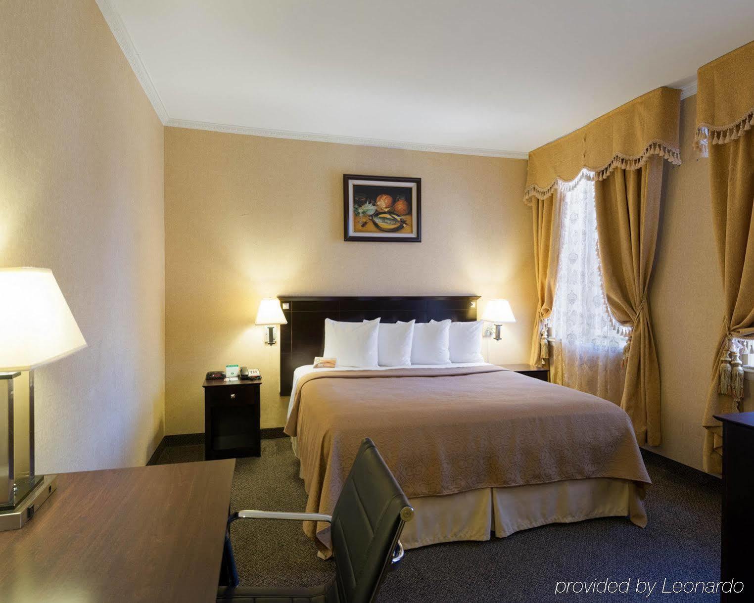 Baltimore Plaza Hotel Esterno foto