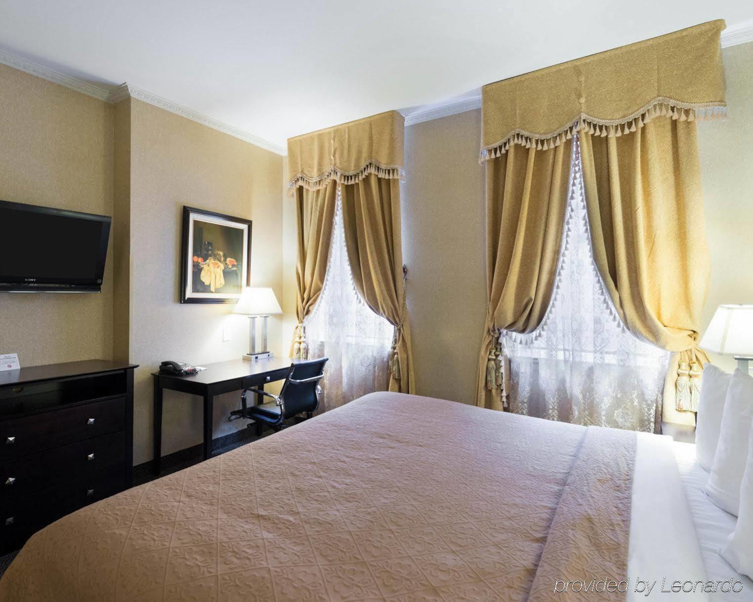 Baltimore Plaza Hotel Esterno foto