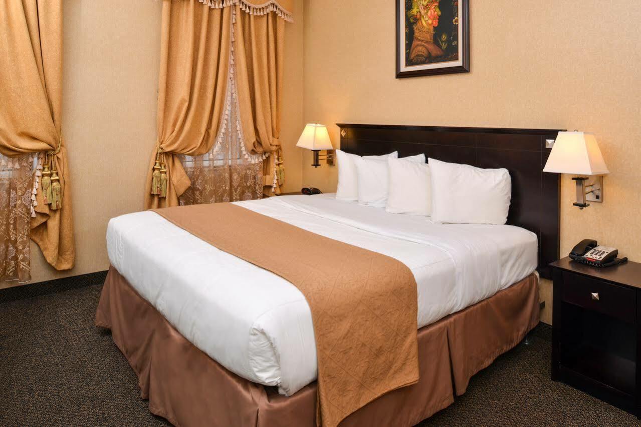 Baltimore Plaza Hotel Esterno foto